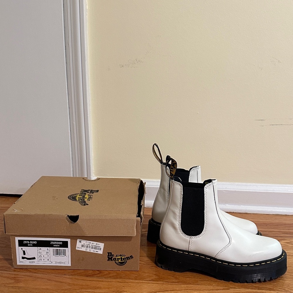 Dr. Martens 2976 Quad Chelsea Boots Womens Sz 7 White Platform Leather Shoes